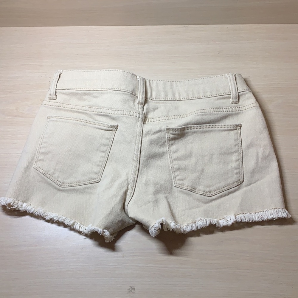 No Boundaries Khaki Denim Cut Off Shorts 👠 - Picture 8 of 15